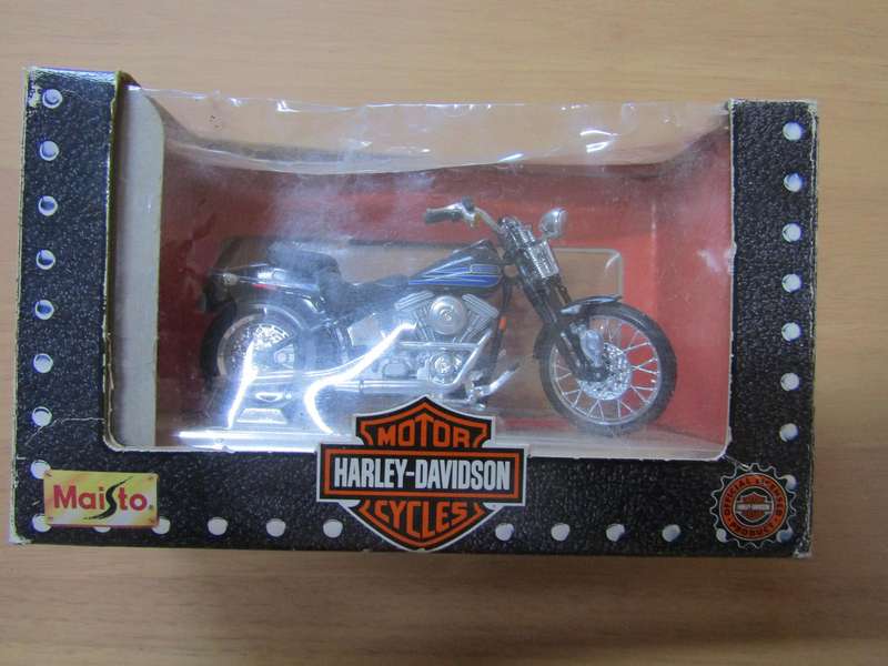 Maisto Die Cast Harley Davidson FXSTSB BAD BOY BIKE