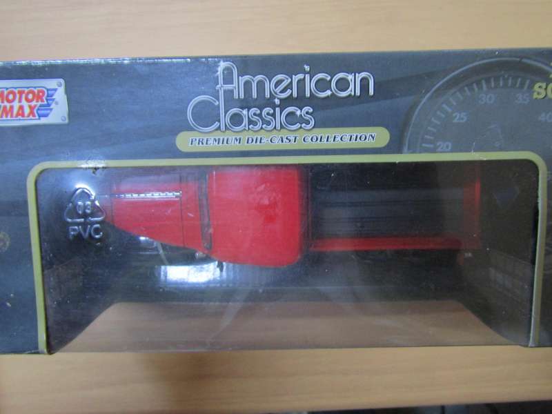 Motormax American Classic - 1941 - Plymouth Pickup - Scale 1:24