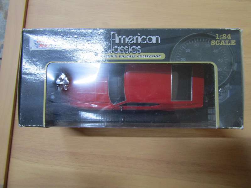 Motormax American Classic - 1971 - Ford Mustang Sportsroof - Scale 1:24