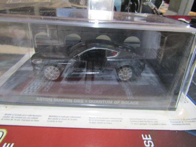 007 Aston Martin DBS - Quantum of Solace - scale 1/43. Sealed. With Book Nr 85