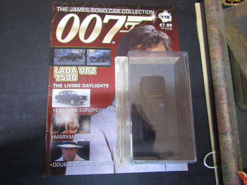 007 Lada Vas 1500  - Living Daylights - scale 1/43. Sealed. With Book Nr 118