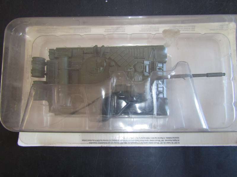 007 T55 Tank - Goldeneye - scale 1/43. Sealed.