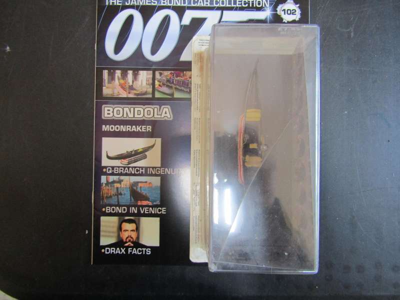 007 Bondola  - Moonraker - scale 1/43. Sealed. with Book Nr 102