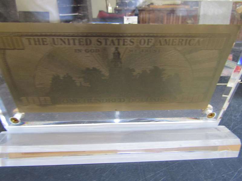 United States of America  $100 24 Karat Gold plated Banknote with stand