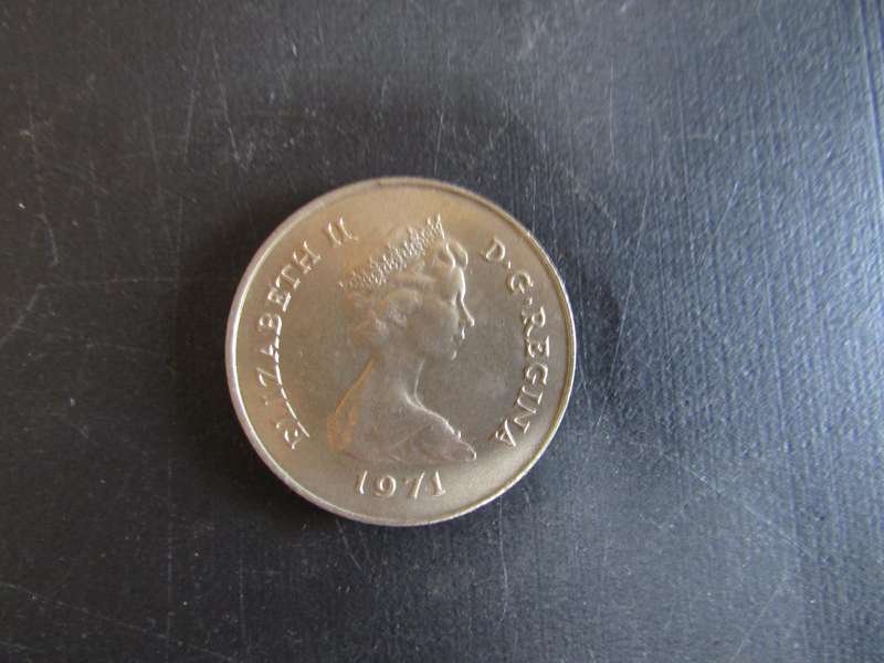 1971 Gibraltar 25 New Pence Crown size coin with Monkey