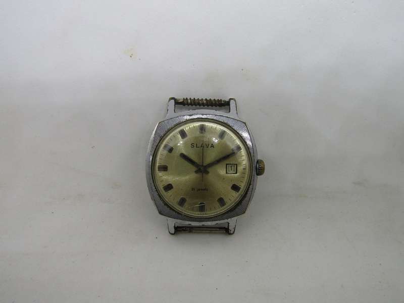 Vintage Slawa Russian Automatic Date Men's watch. Works need service.