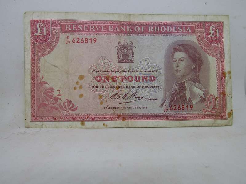 Scarce 1968 Reserve bank of Rhodesia One Pound Banknote (K29)