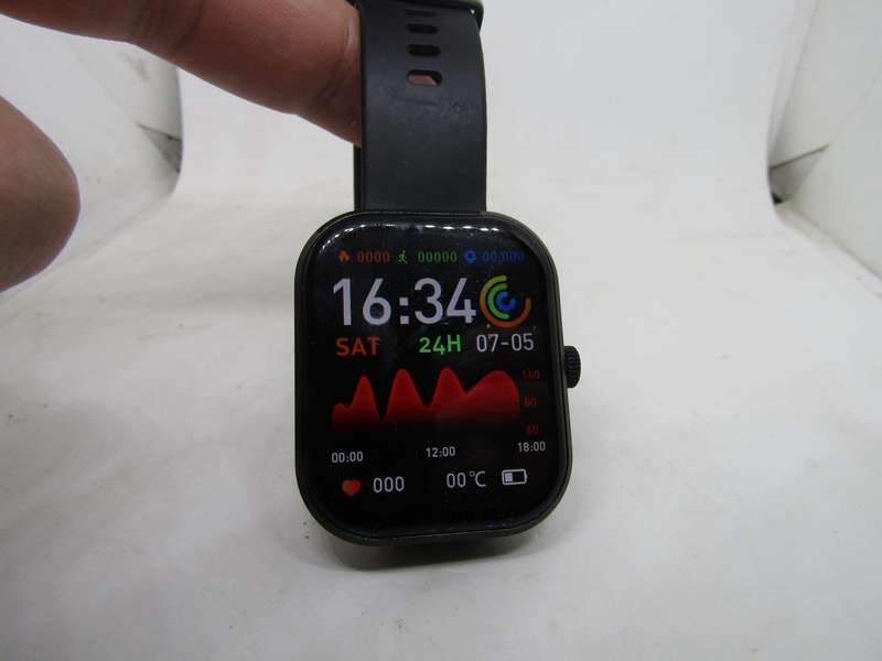 Black Color Smart Watch Heart and Oxygen meter