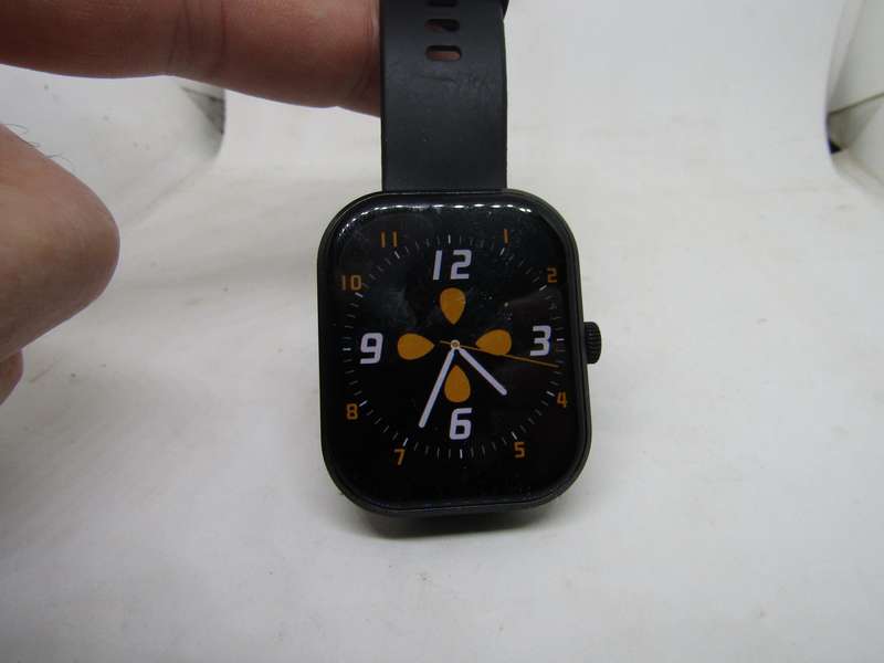 Black Color Smart Watch Heart and Oxygen meter
