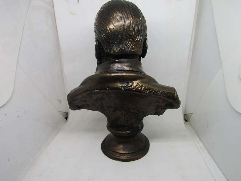 Paul Kruger Bust by Artist Phil Minaar