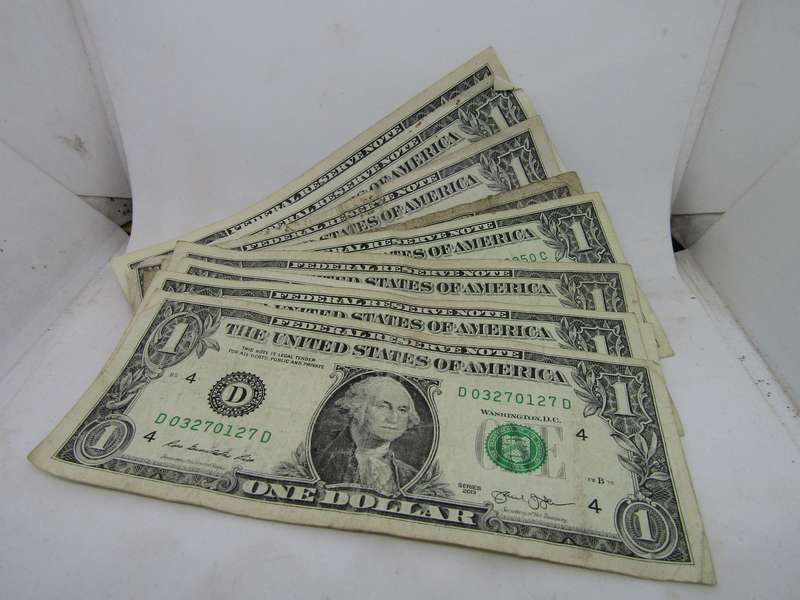 Lot of United States One Dollar notes. Bid per note. Stripper money.