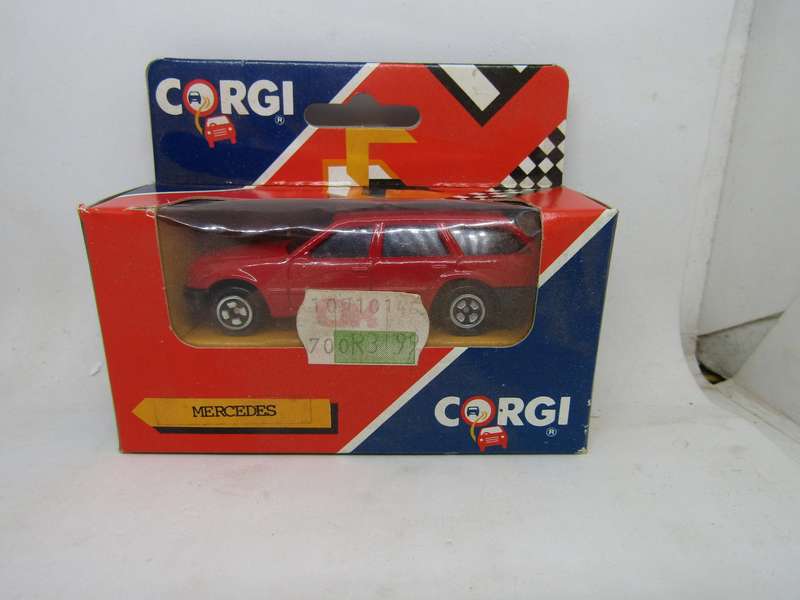 1990 Corgi - Mercedes 300 TD Station Wagon Boxed Scale 1:64