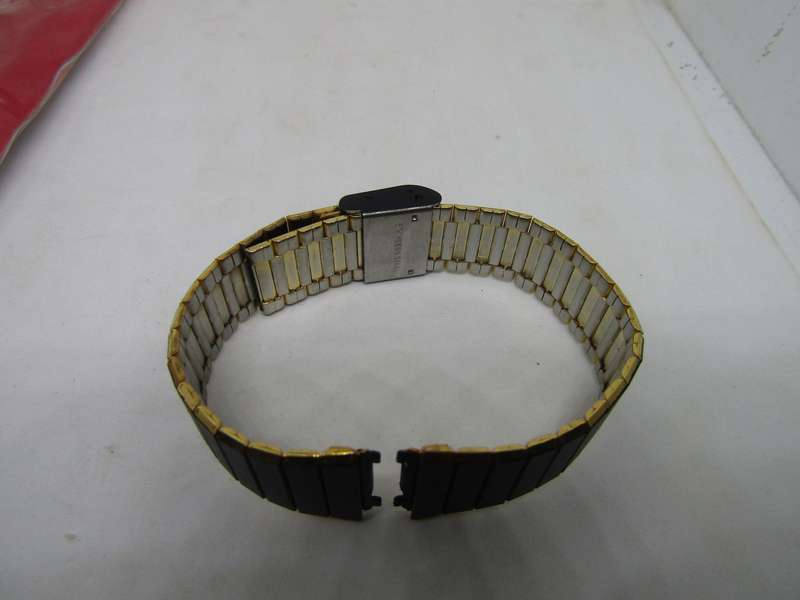 New old Stock Black and Gold Men's watch Bracelet 1.5cm across. 2cm at pin
