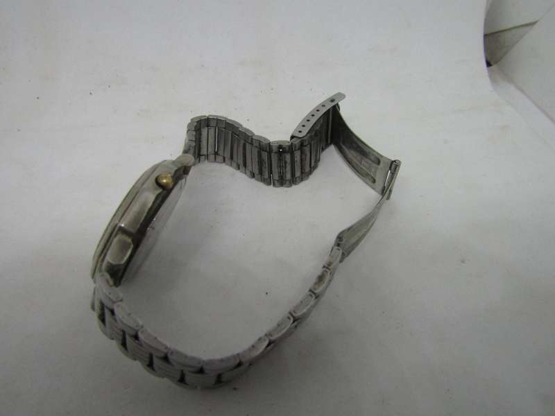 Seiko Men's Day Date Watch 3cm diameter. 100% Working condition with new battery.