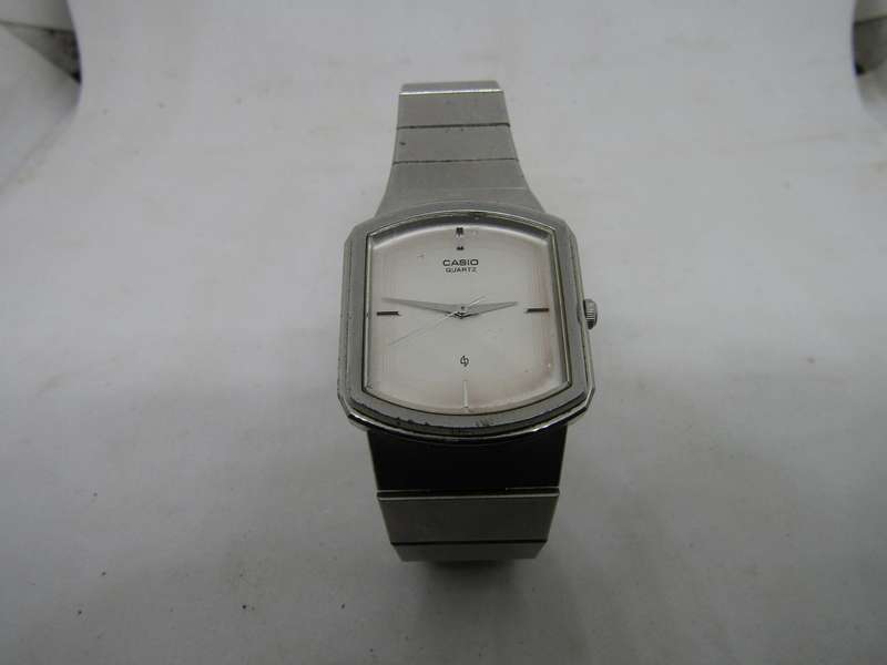 1985 Casio Men's MQ- 3002 3cm diameter. 50% working and then stops