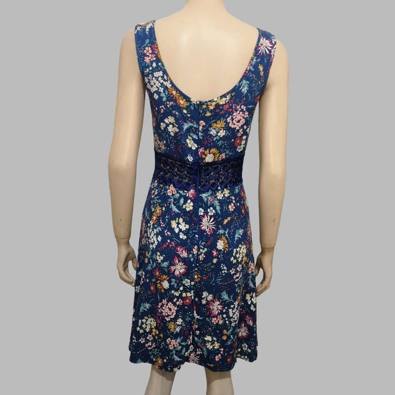 Floral dress size 6.
