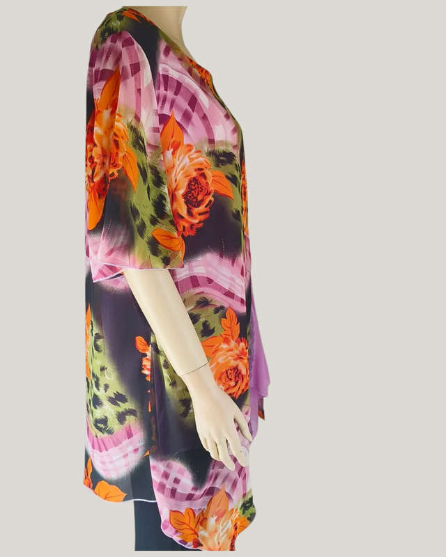 Floral Top from Miao Si size XL.