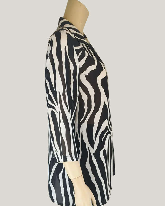 Black and White Top size 14