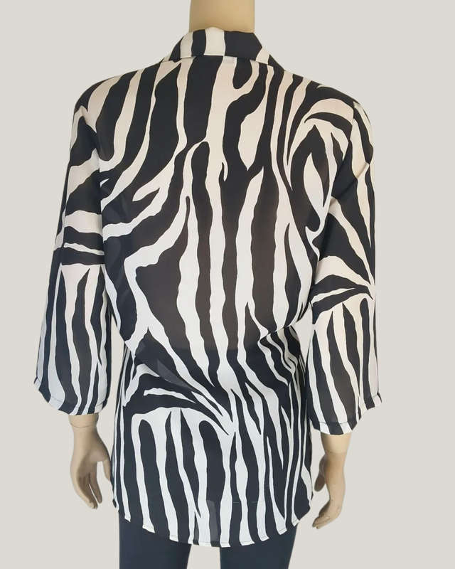 Black and White Top size 14