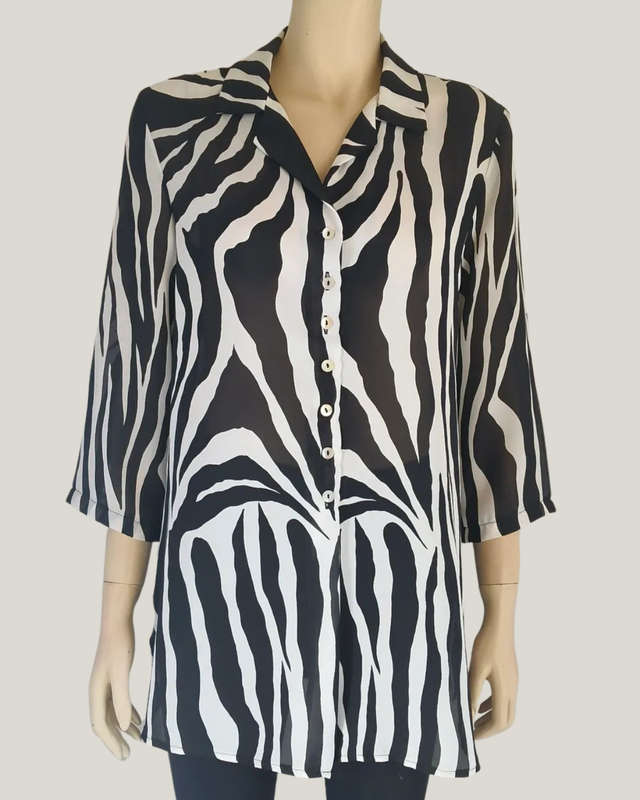 Black and White Top size 14