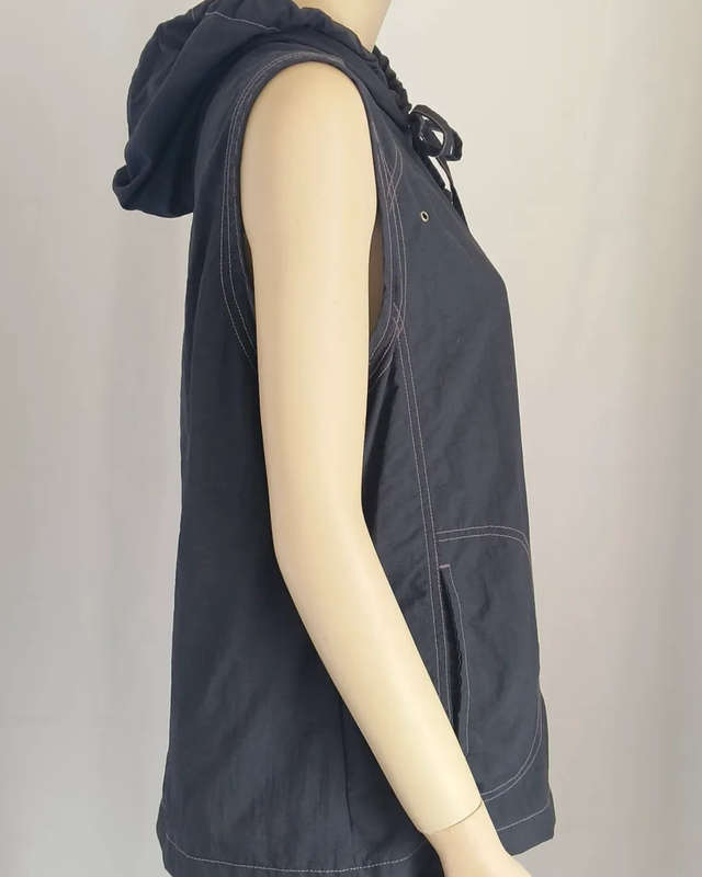 Black Sports Top size Medium