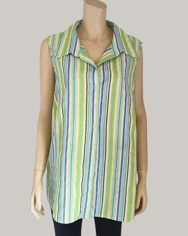 Green Sleeveless top size 46