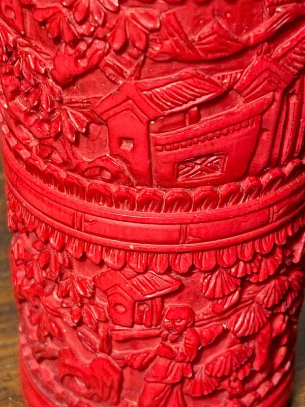 CHINESE BACKGAMMON SHAKER