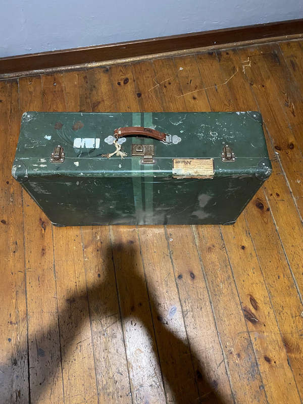 WW2 Military Demob Green Aluminium Suitcase - with key