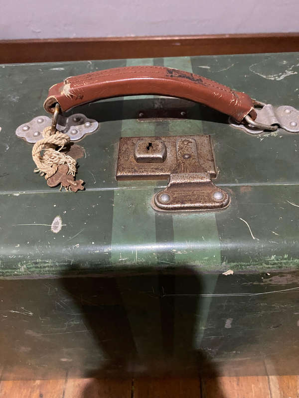 WW2 Military Demob Green Aluminium Suitcase - with key