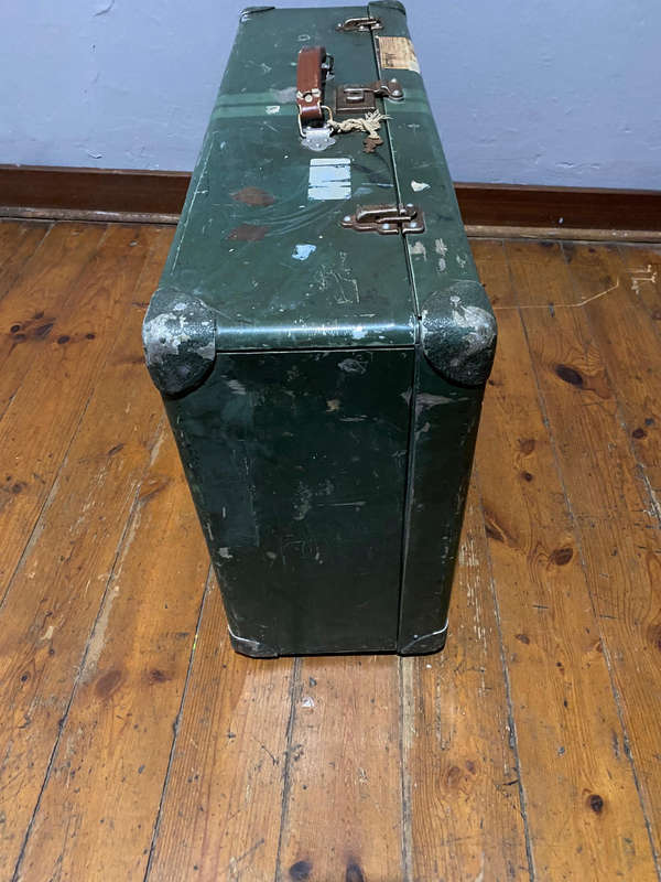 WW2 Military Demob Green Aluminium Suitcase - with key