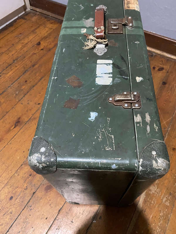 WW2 Military Demob Green Aluminium Suitcase - with key
