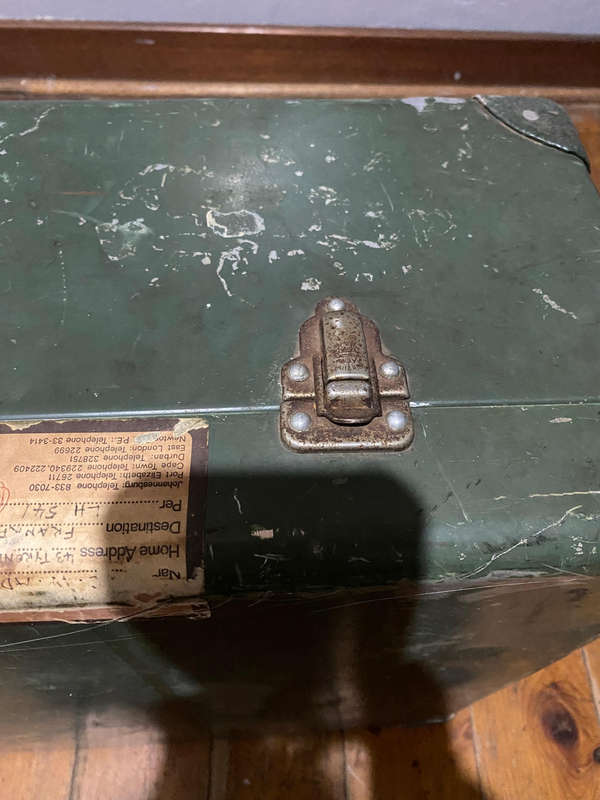 WW2 Military Demob Green Aluminium Suitcase - with key