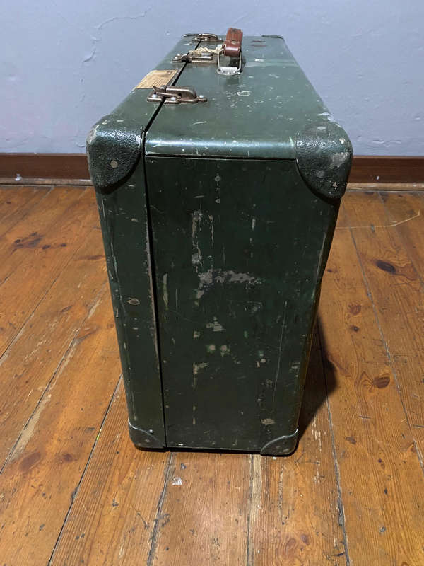 WW2 Military Demob Green Aluminium Suitcase - with key