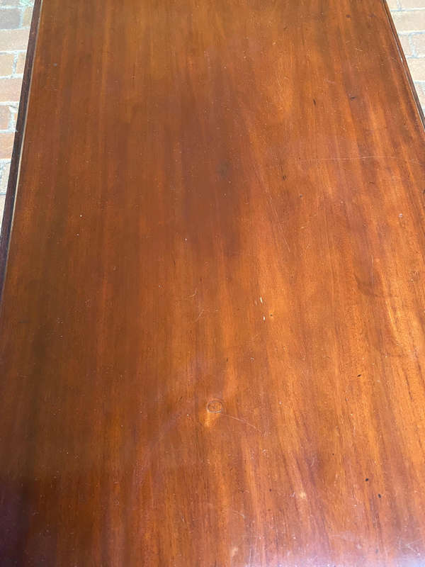 Antique Georgian Mahogany gate leg drop leaf table