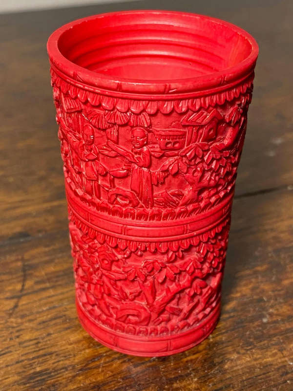 CHINESE BACKGAMMON SHAKER