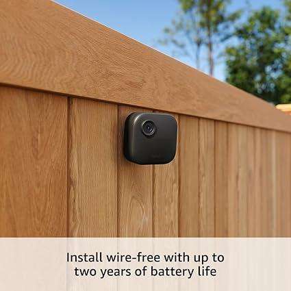 Blink Outdoor 4 Security Bundle: 5 Cameras, 3 Floodlights, 5 Battery Packs