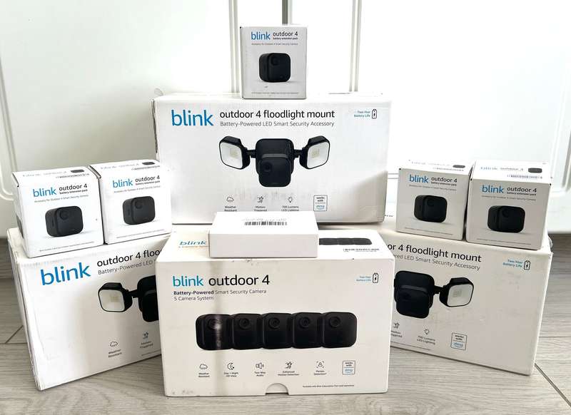 Blink Outdoor 4 Security Bundle: 5 Cameras, 3 Floodlights, 5 Battery Packs