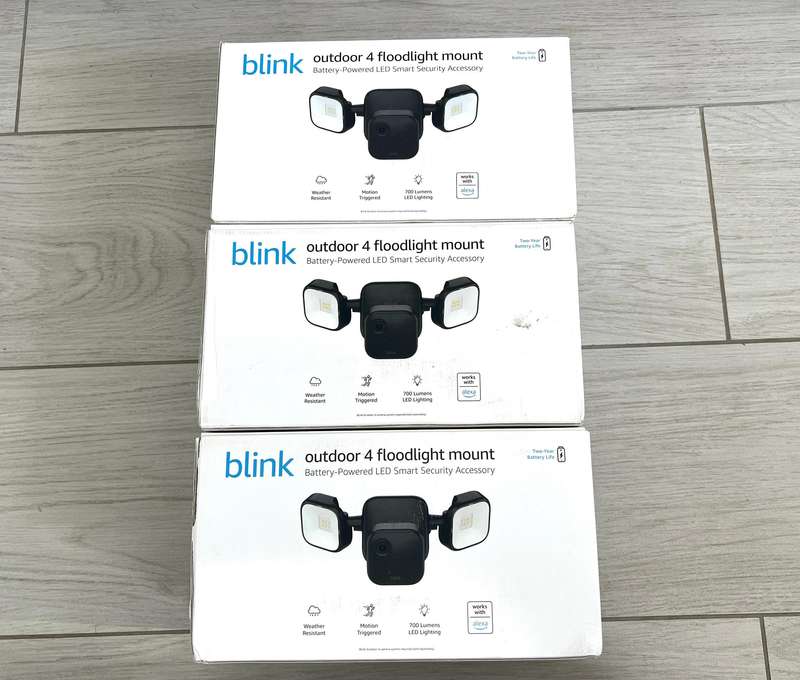 Blink Outdoor 4 Security Bundle: 5 Cameras, 3 Floodlights, 5 Battery Packs