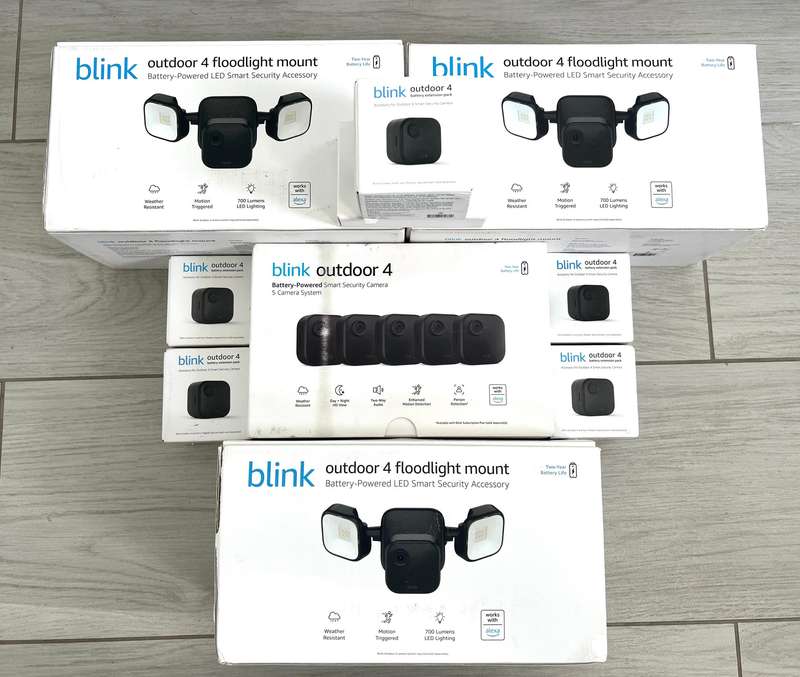 Blink Outdoor 4 Security Bundle: 5 Cameras, 3 Floodlights, 5 Battery Packs