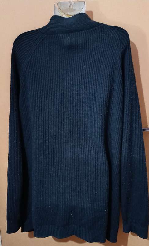 Ladies - Black Cardigan - Make - no make - Size - no size