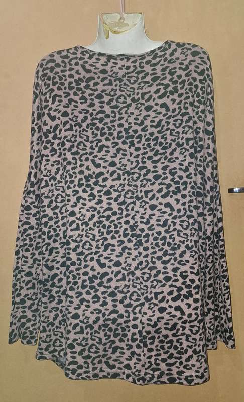 Ladies - Multicolored Top - Make - Donatella - Size - 26