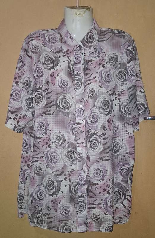Ladies - Multicolored Blouse - Make - Tropic Fashion - Size - S
