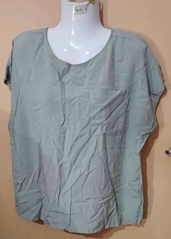 Ladies - Green Top - Make - Woolworths - Size - M
