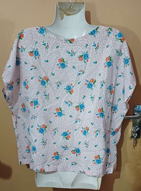 Ladies - Multicolored Top - Make - no make - Size - no size