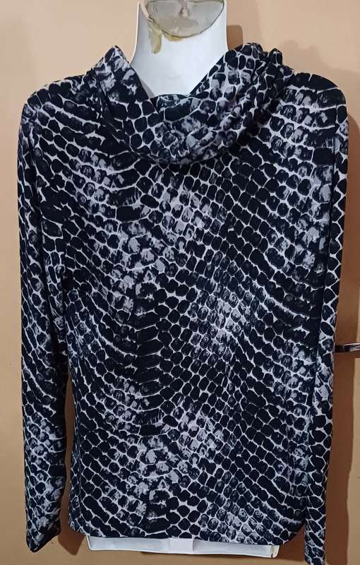Ladies - Multicolored Pollarneck Top - Make - Miladys - Size - 10/34