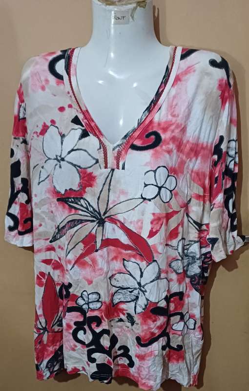 Ladies - Multicolored Top - Make - Bexleys - Size - L
