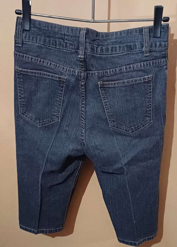 Ladies - 3/4 Blue Jeans - Make - Fashion Express - Size - 10