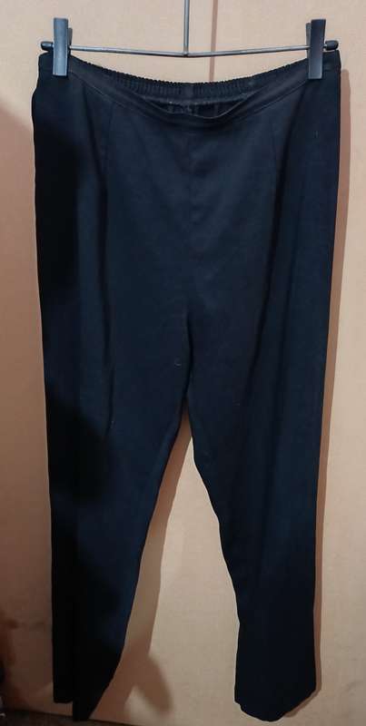 Ladies - Black Pants - Make - ML Classics - Size - 38