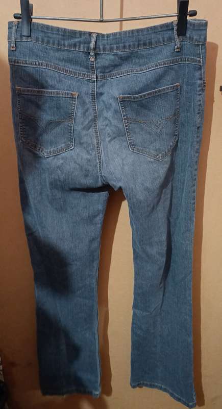 Ladies - Blue Jeans - Make - no make - Size - 36