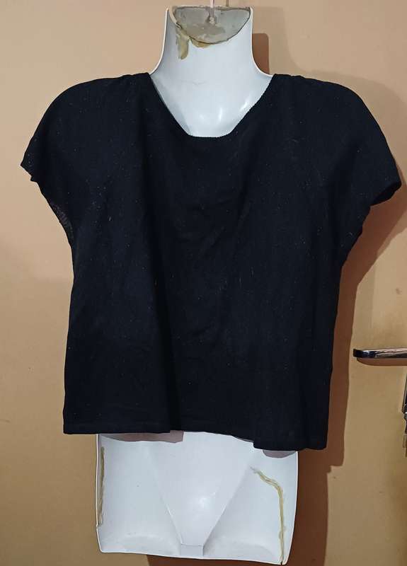 Ladies - Black Top - Make - Nine To Five - Size - XL